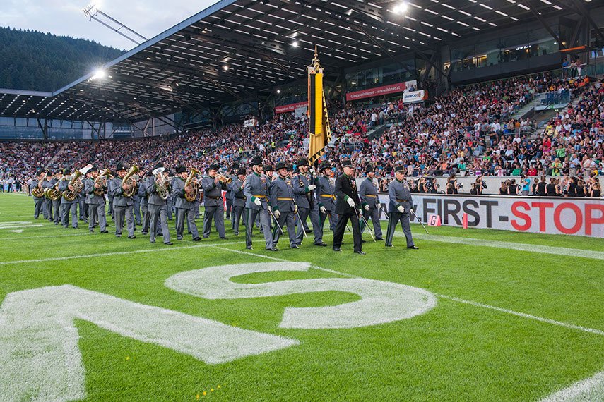Original Tiroler Kaiserjägermusik im Tivoli Stadion