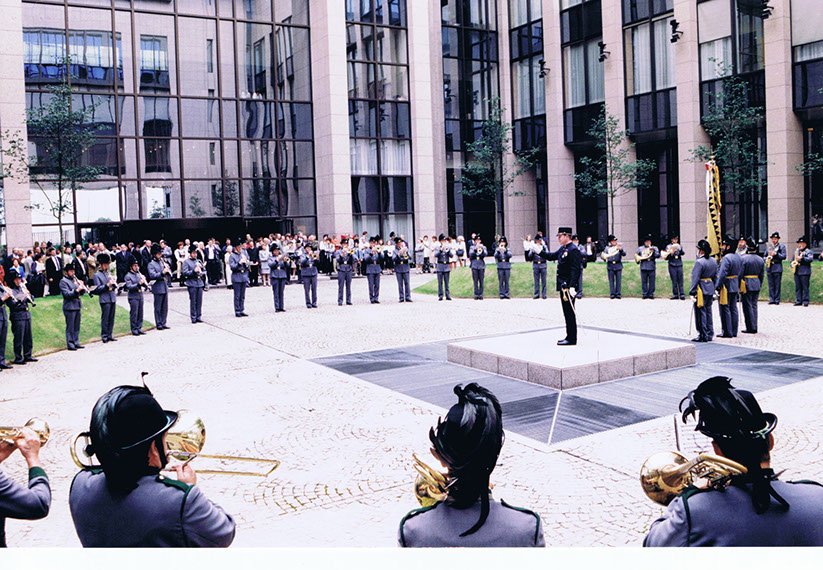 54 marschkonzert-beim-europäischen-rat-in-brüssel-1998-001