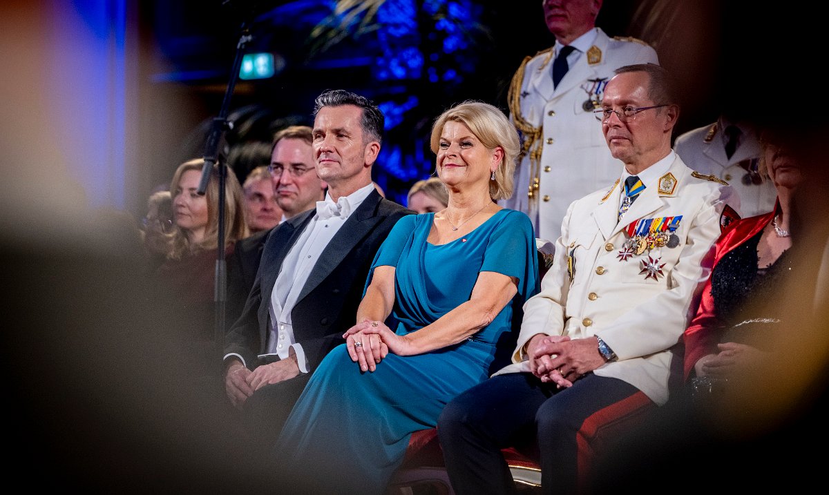 6. _car9615_54274110807_o