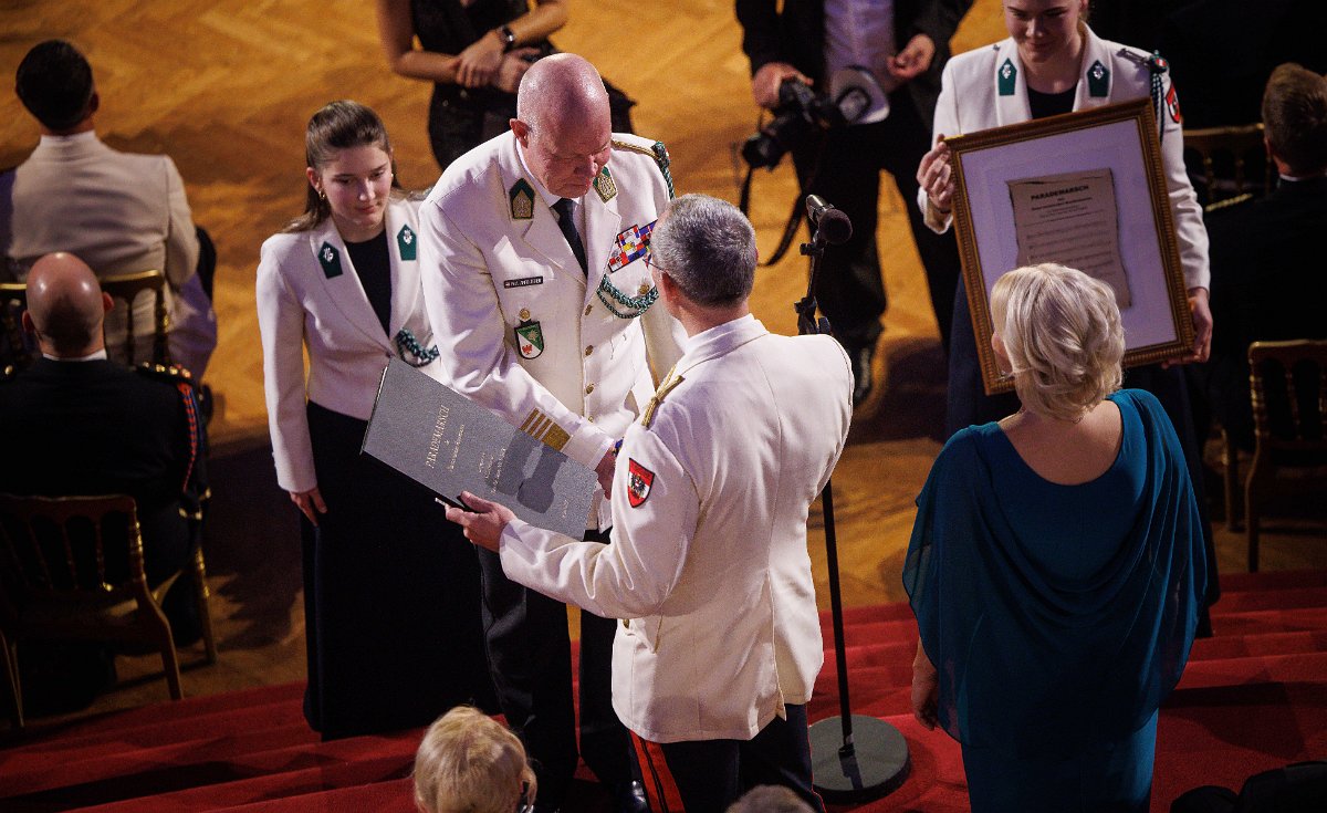 7. _ri_8805_54274997226_o